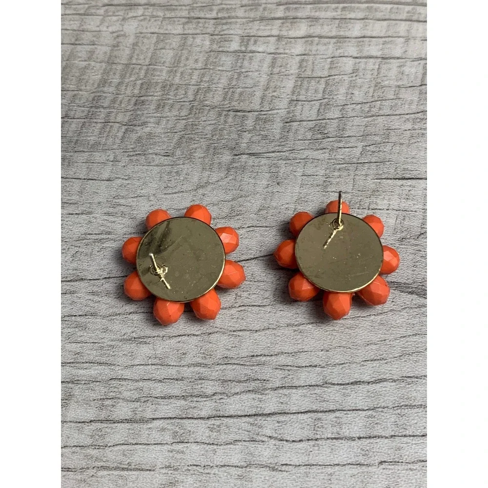 Orange Daisy Flower Stud Earrings Gold Tone Textured Center Floral Jewelry